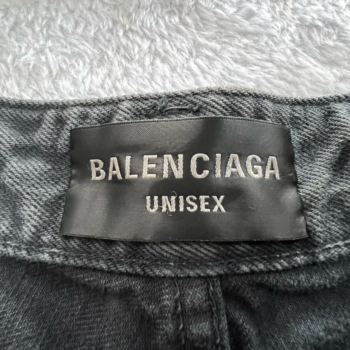 Balenciaga Balenciaga Washed Distressed Denim Shorts Size M Size US 32 / EU 48 - 4 Thumbnail