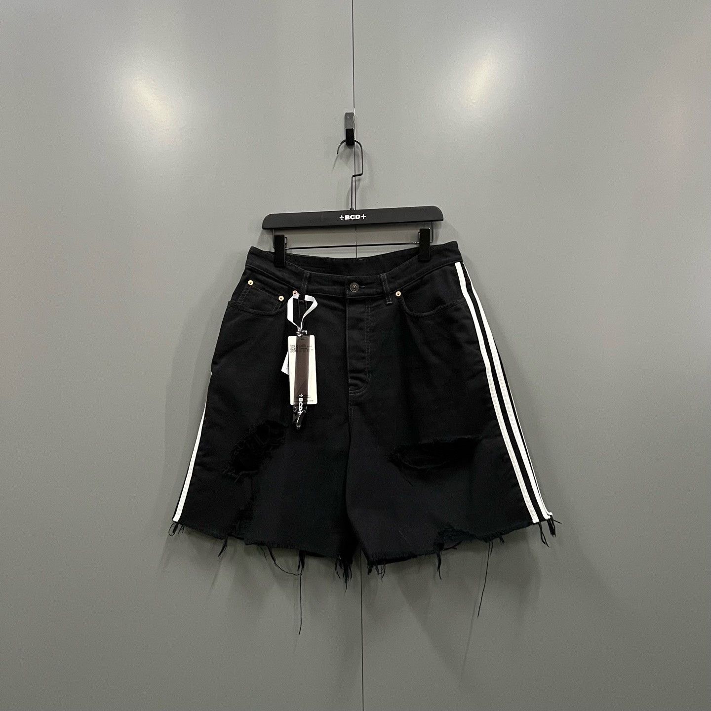 Balenciaga Balenciaga x Adidas Distressed Denim Shorts Size 30 Size US 30 / EU 46 - 2 Thumbnail