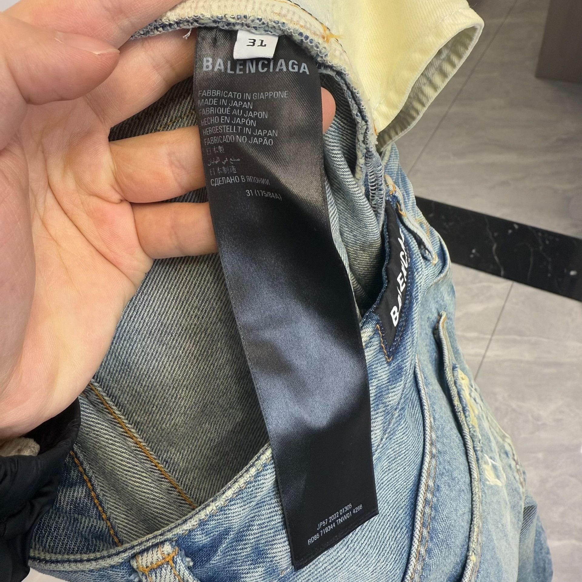 Balenciaga Balenciaga Distressed Denim Jeans Size 31 Size US 31 - 8 Thumbnail