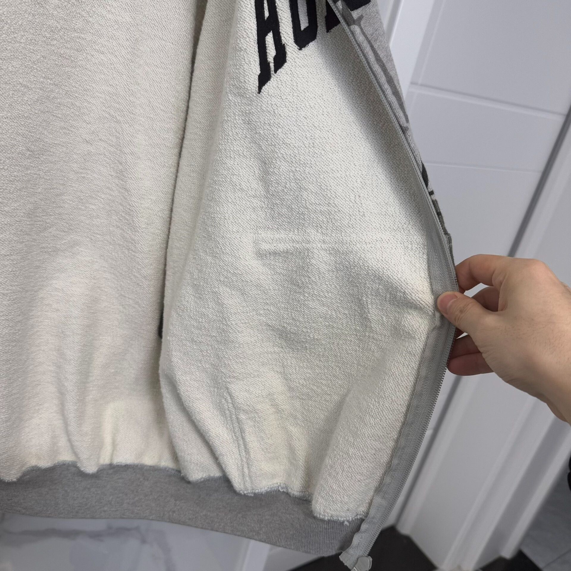 Balenciaga Balenciaga Graffiti Logo Zip-Up Hoodie Size XXS Size US XXS / EU 40 - 9 Thumbnail