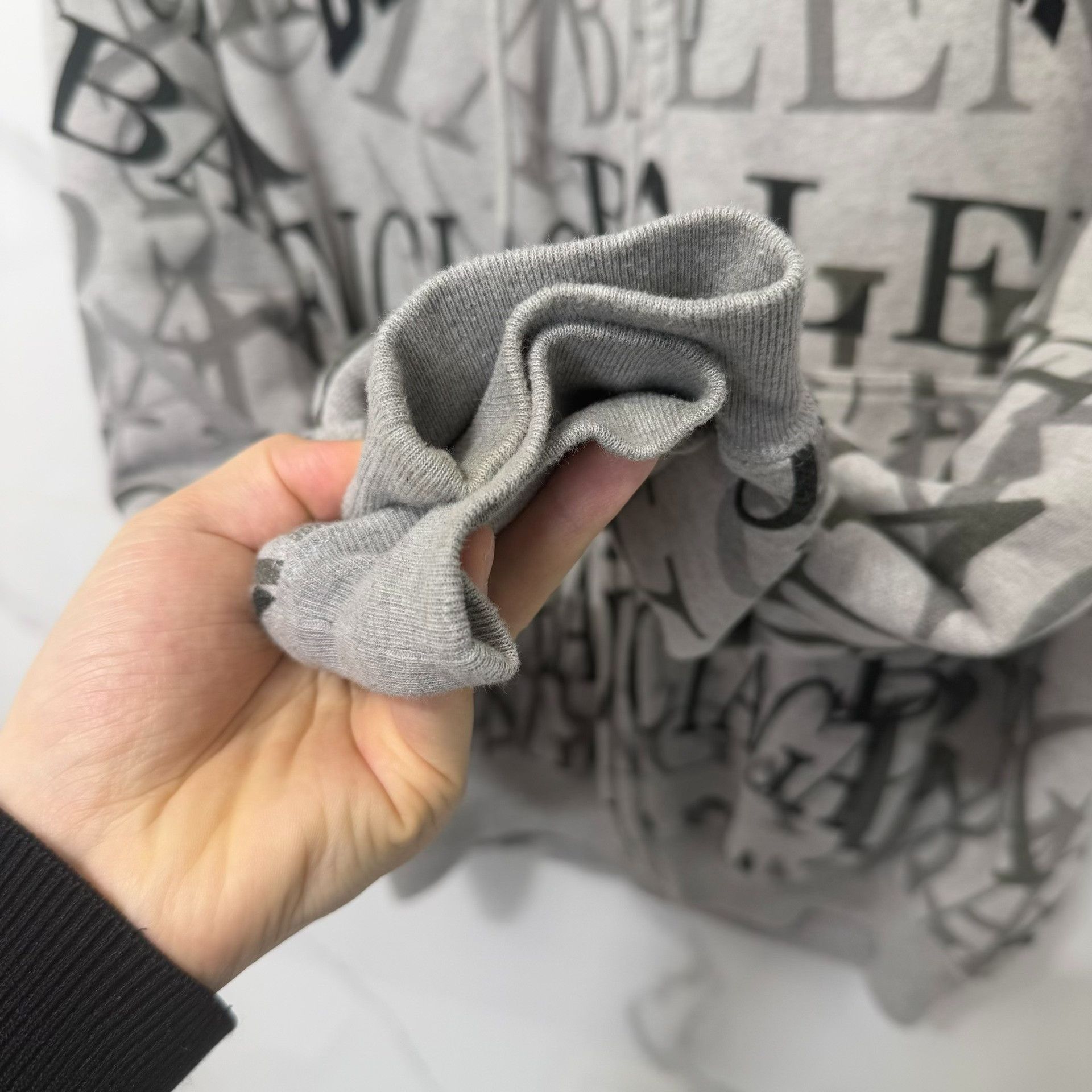 Balenciaga Balenciaga Graffiti Logo Zip-Up Hoodie Size XXS Size US XXS / EU 40 - 5 Thumbnail