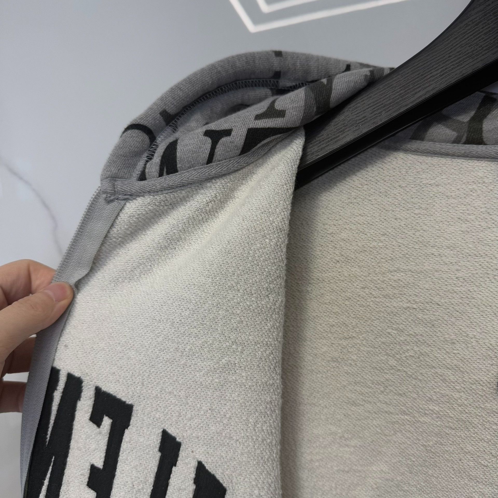 Balenciaga Balenciaga Graffiti Logo Zip-Up Hoodie Size XXS Size US XXS / EU 40 - 6 Thumbnail