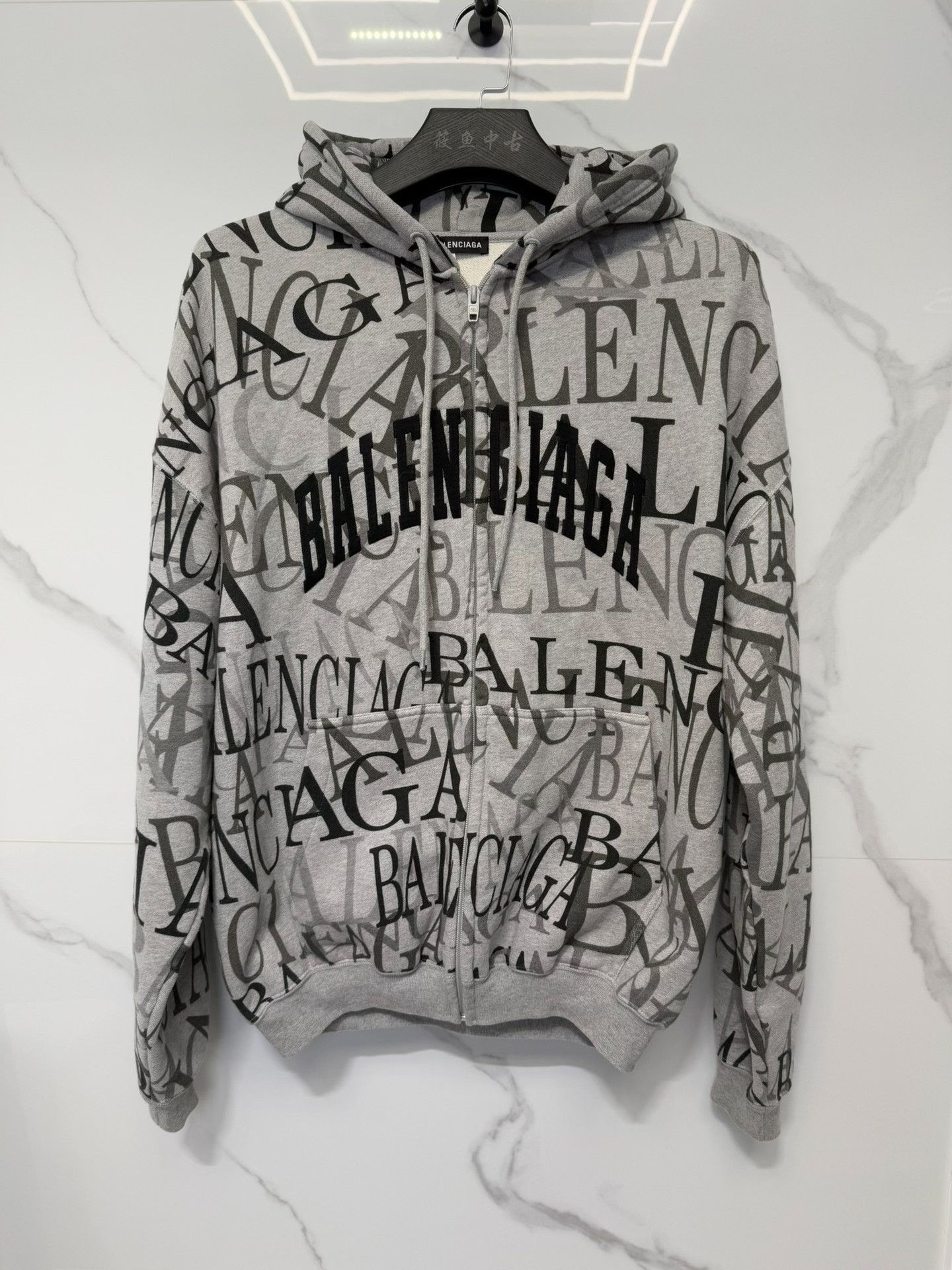 Balenciaga Balenciaga Graffiti Logo Zip-Up Hoodie Size XXS Size US XXS / EU 40 - 2 Thumbnail