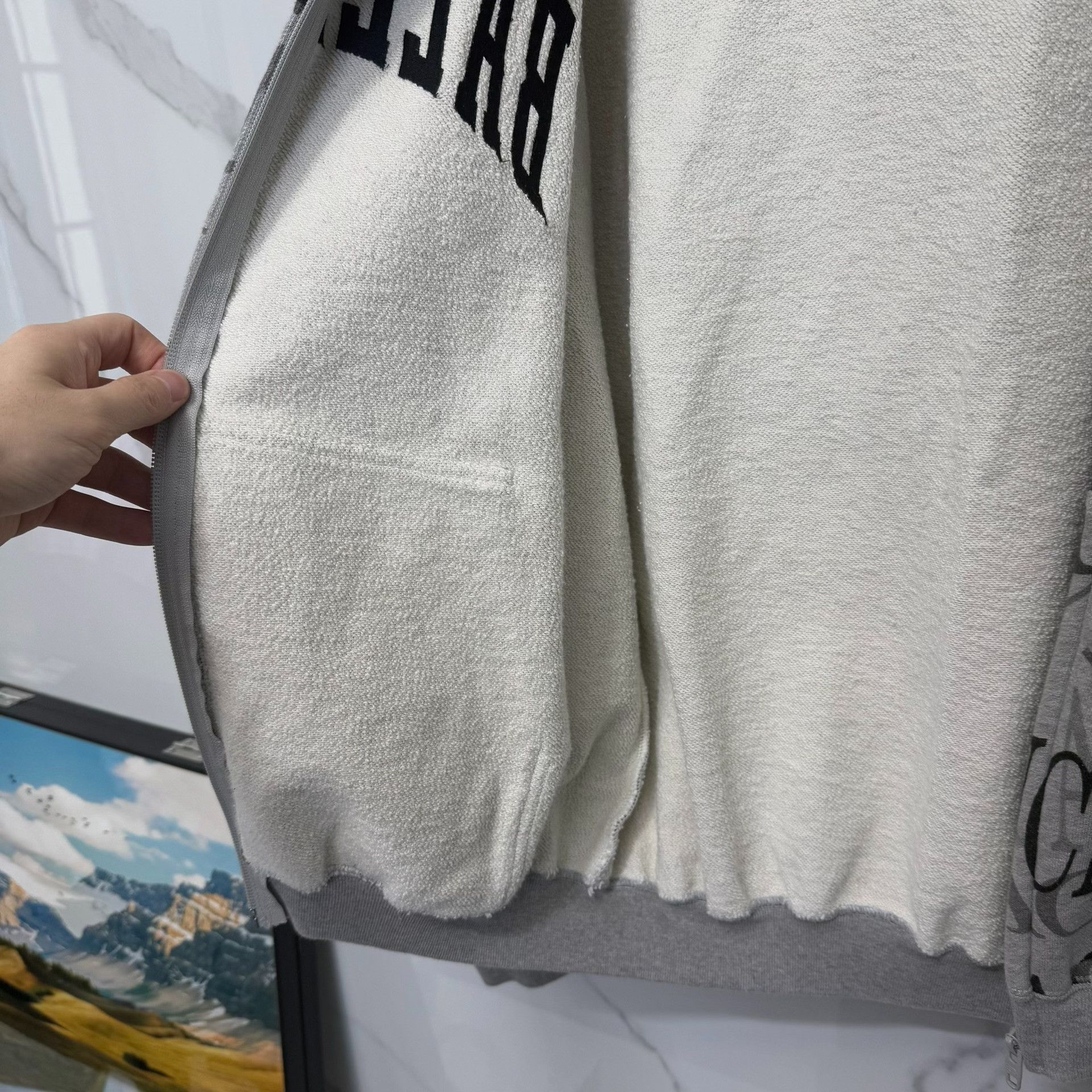 Balenciaga Balenciaga Graffiti Logo Zip-Up Hoodie Size XXS Size US XXS / EU 40 - 7 Thumbnail