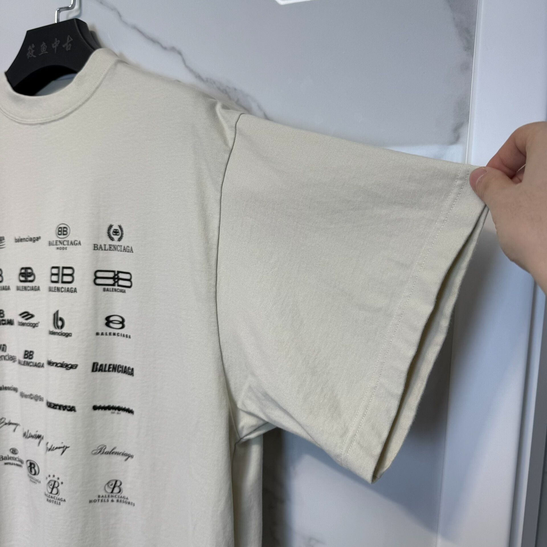 Balenciaga Balenciaga Multi-Logo Graphic T-Shirt Size S Size US S / EU 44-46 / 1 - 6 Thumbnail