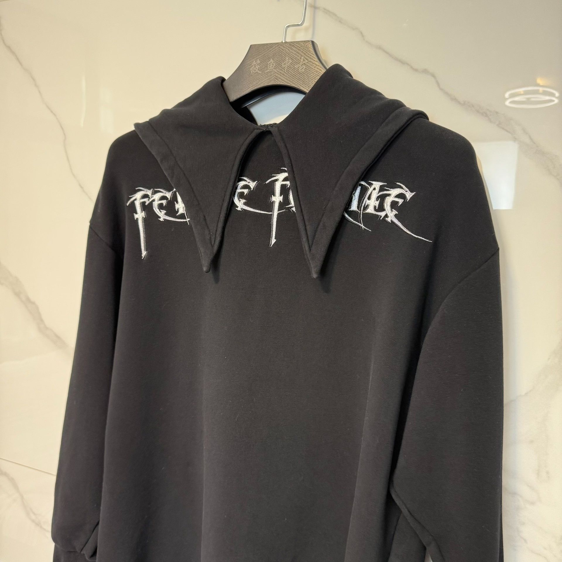 Balenciaga Balenciaga Embroidered Logo Hoodie Size S Size US S / EU 44-46 / 1 - 8 Thumbnail