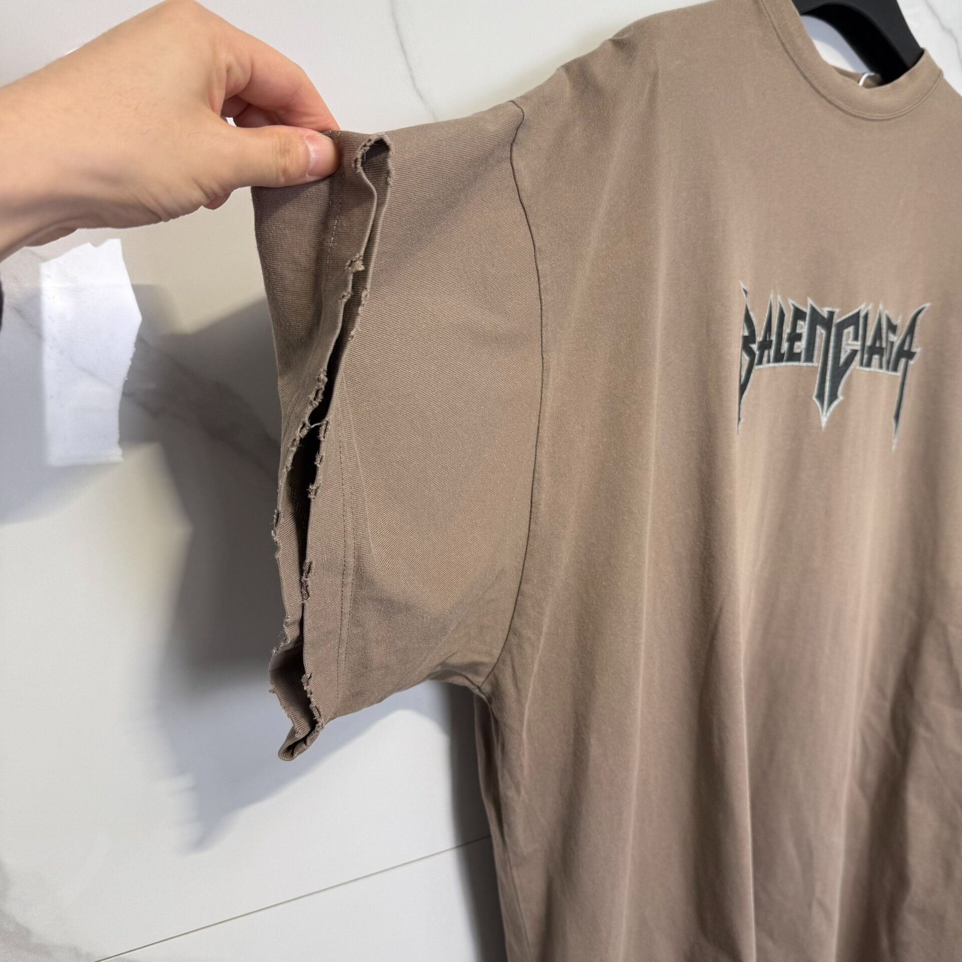 Balenciaga Balenciaga Metal Logo Distressed T-Shirt Size 5 Size US XXL / EU 58 / 5 - 8 Thumbnail