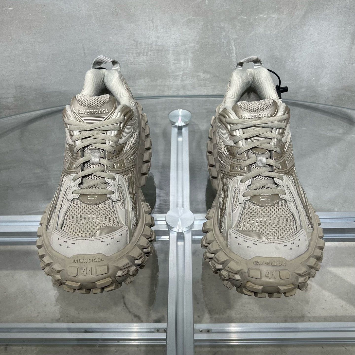 Balenciaga Balenciaga Defender Sneakers Beige Size 8 Size US 8 / EU 41 - 3 Thumbnail