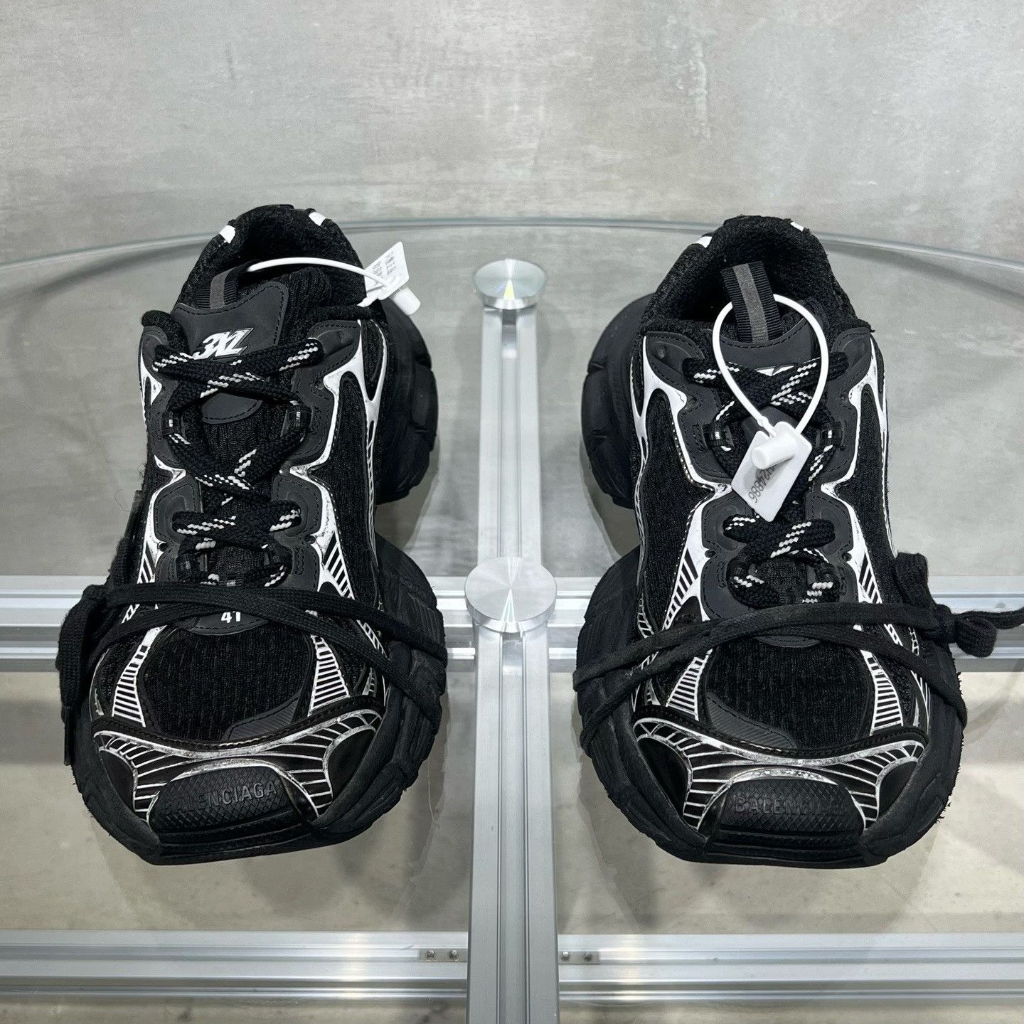 Balenciaga Balenciaga 3XL Low-Top Sneakers Size 8 Size US 8 / EU 41 - 3 Thumbnail