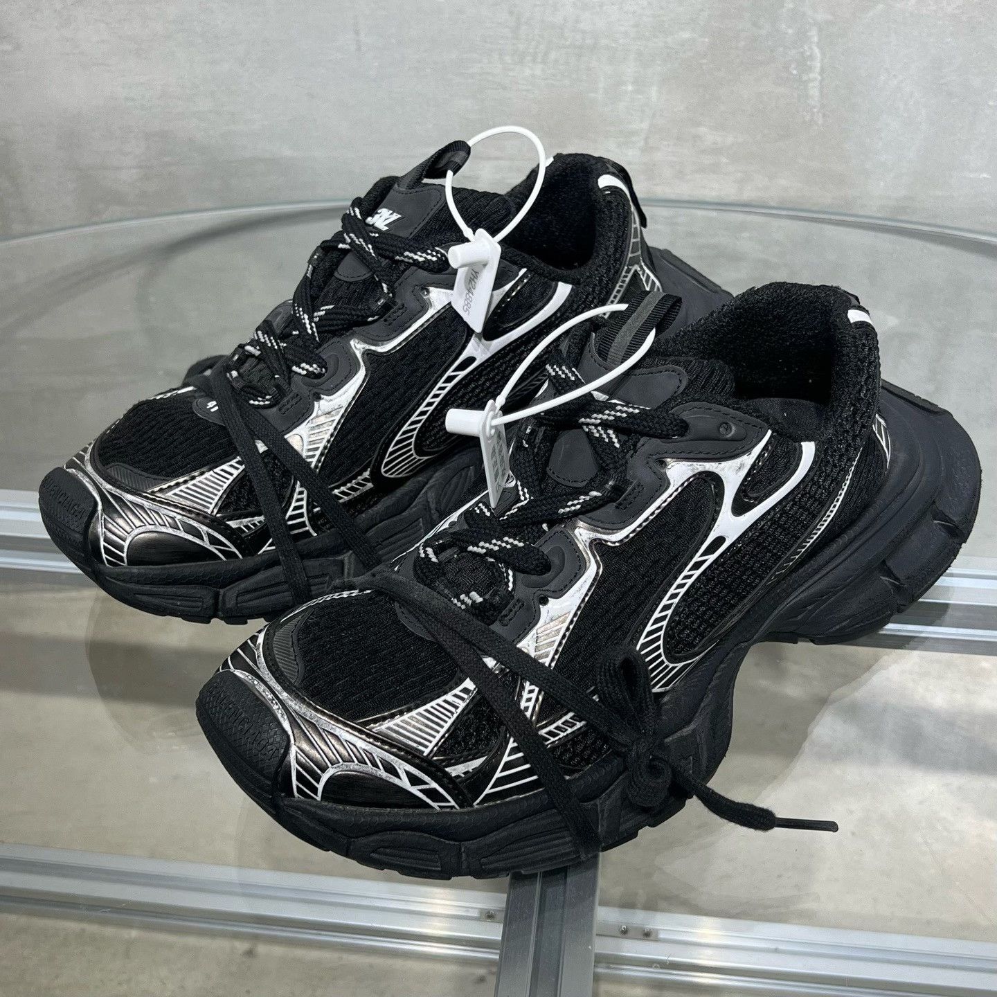 Balenciaga Balenciaga 3XL Low-Top Sneakers Size 8 Size US 8 / EU 41 - 2 Thumbnail