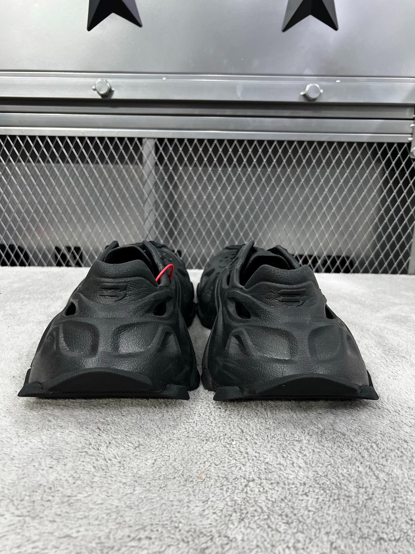 Balenciaga Balenciaga HD Rubber Sneakers Size 44 Size US 11 / EU 44 - 8 Thumbnail