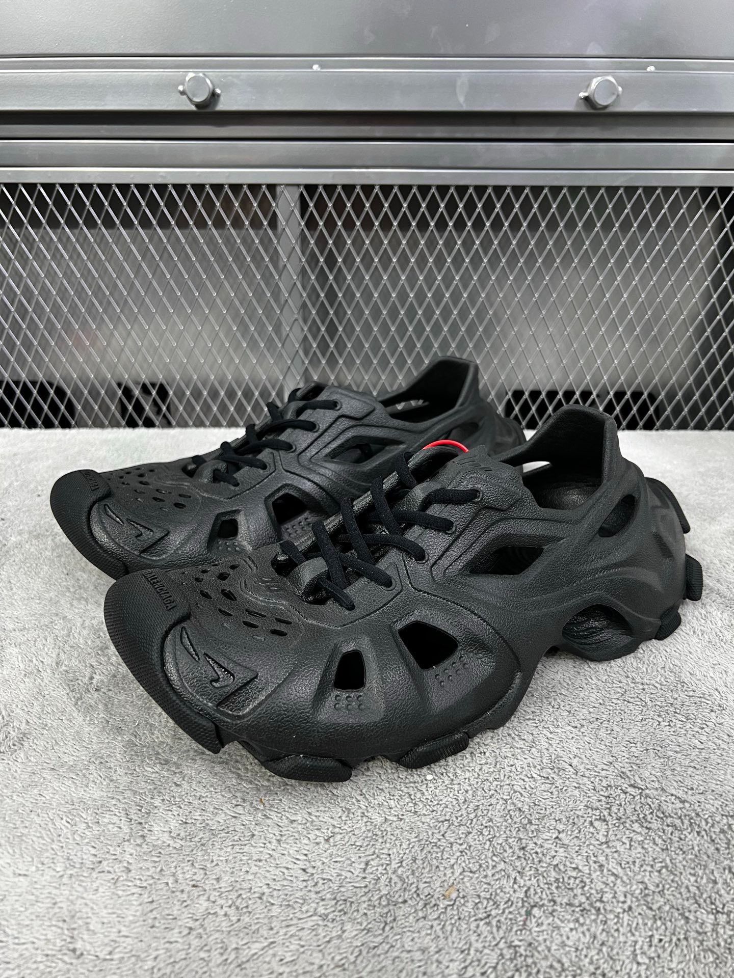 Balenciaga Balenciaga HD Rubber Sneakers Size 44 Size US 11 / EU 44 - 2 Thumbnail