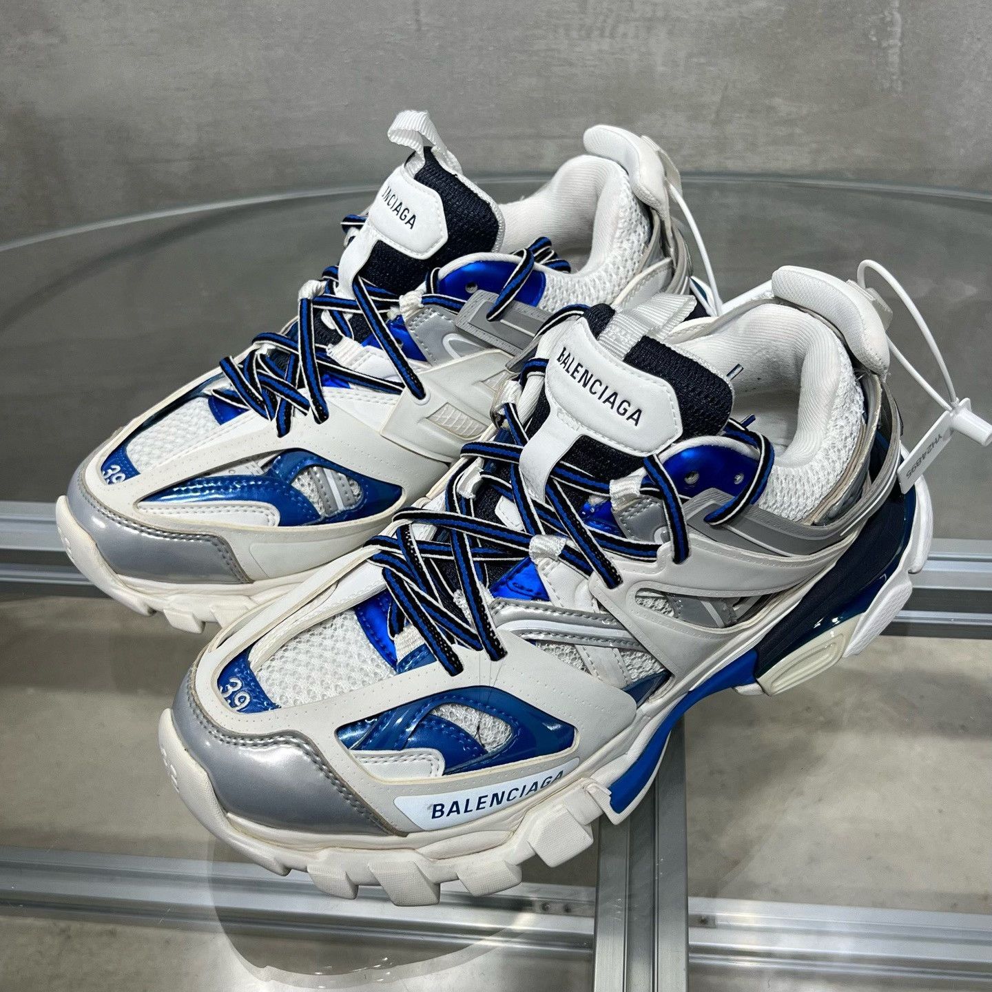 Balenciaga Balenciaga Track Sneakers White Blue Size 6 Size US 6 / EU 39 - 2 Thumbnail