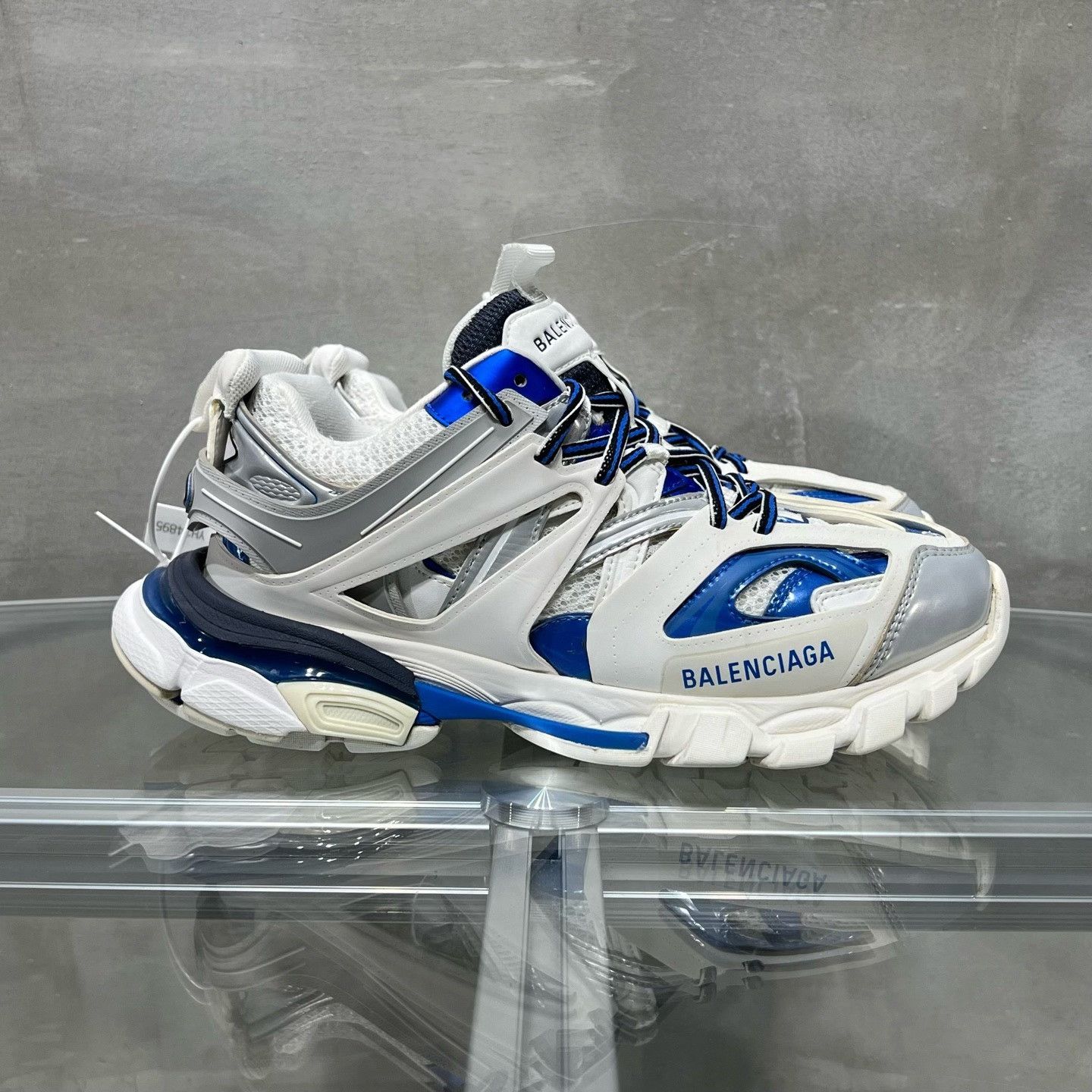 Balenciaga Balenciaga Track Sneakers White Blue Size 6 Size US 6 / EU 39 - 5 Thumbnail