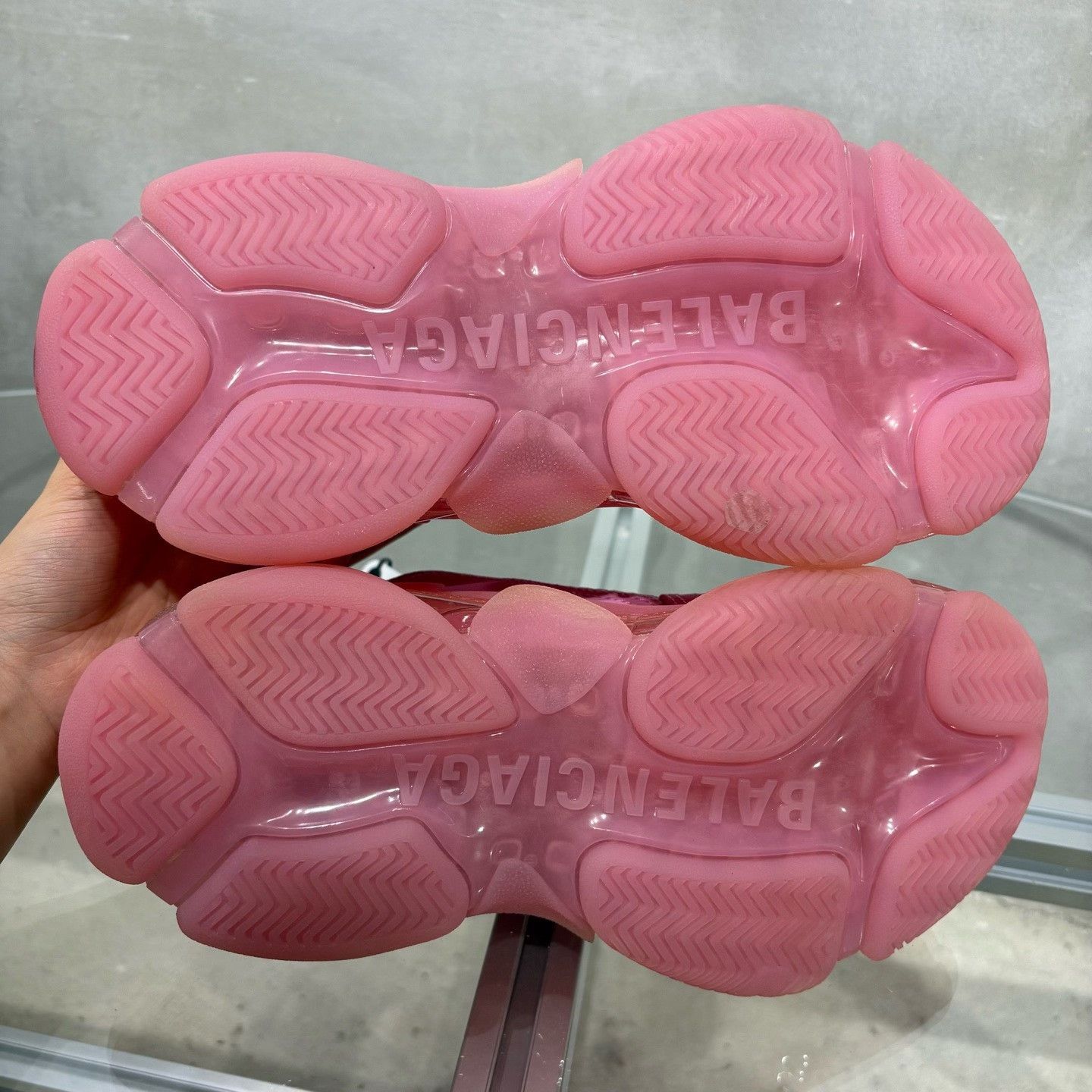 Balenciaga Balenciaga Pink Triple S Sneakers Size 36 Size US 6 / IT 36 - 8 Thumbnail