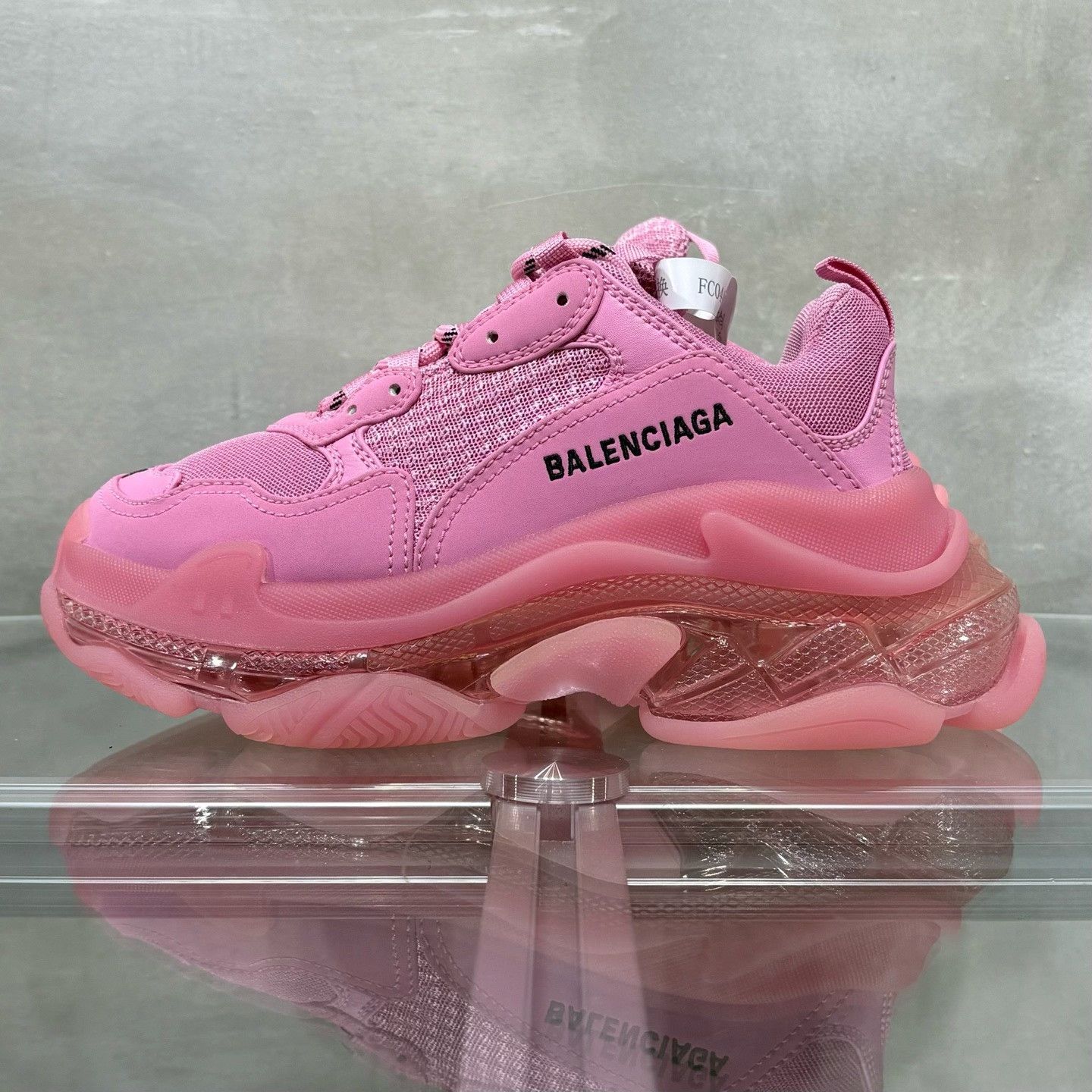 Balenciaga Balenciaga Pink Triple S Sneakers Size 36 Size US 6 / IT 36 - 4 Thumbnail