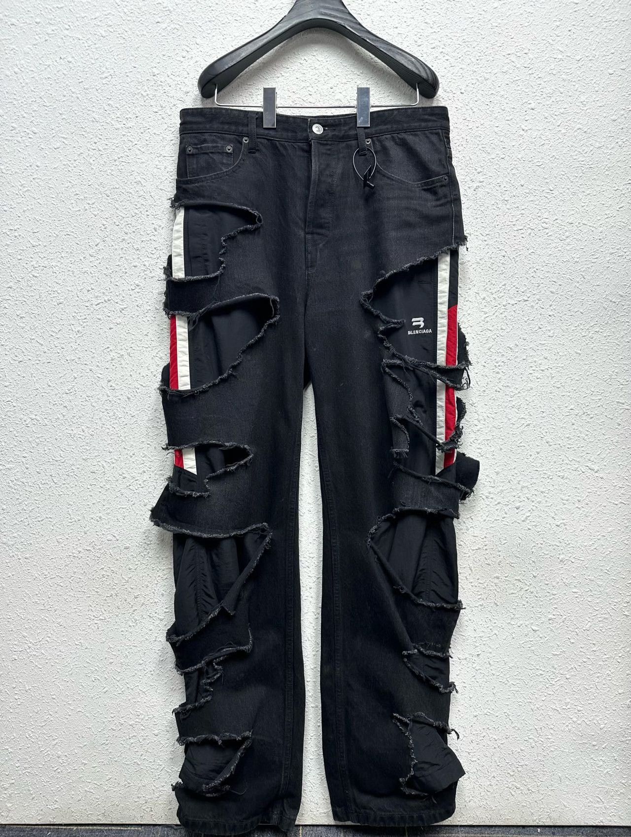 Balenciaga Balenciaga Distressed Denim Jeans Size M Size US 32 / EU 48 - 2 Thumbnail