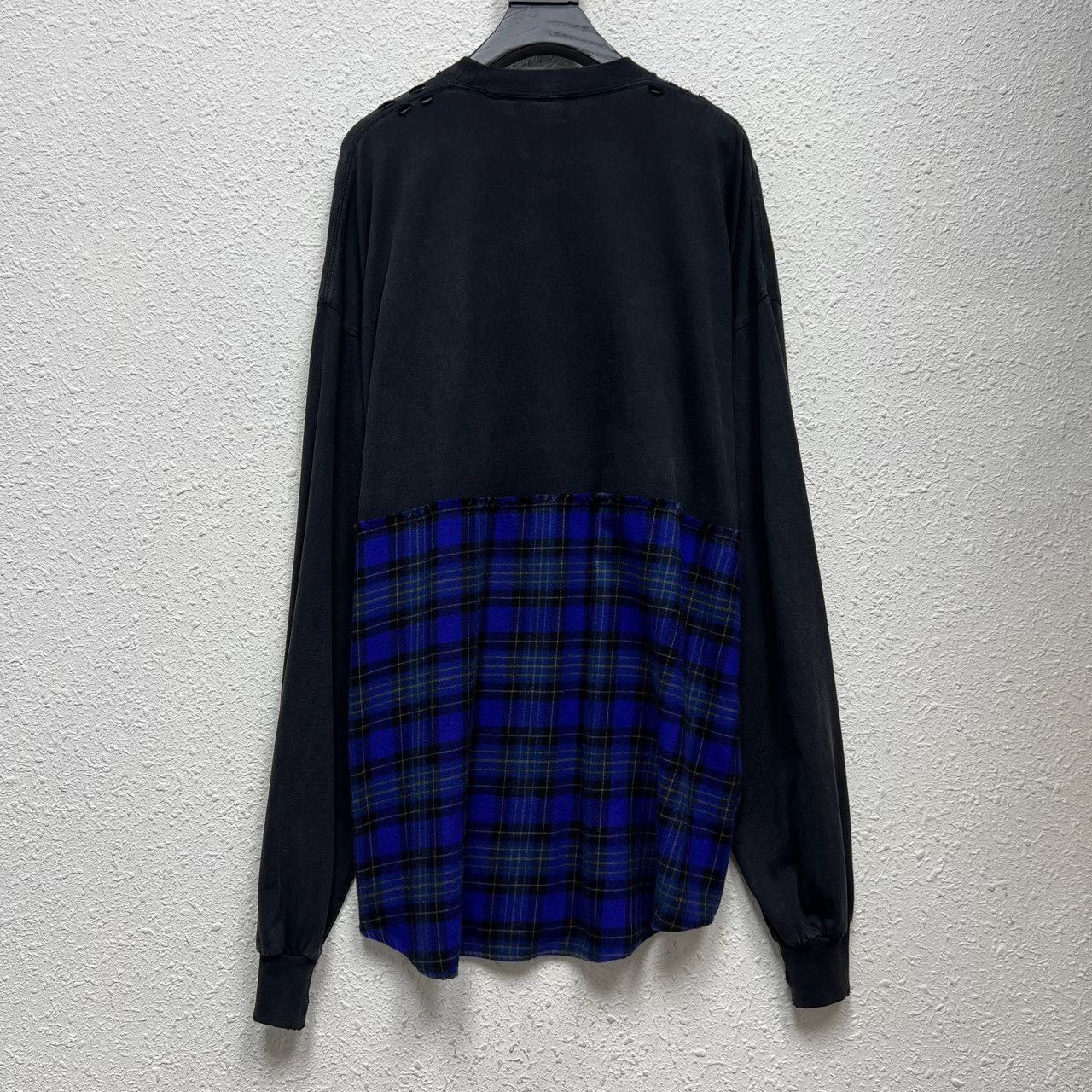 Balenciaga Balenciaga Plaid Hem Sweatshirt Size M Size US M / EU 48-50 / 2 - 3 Thumbnail