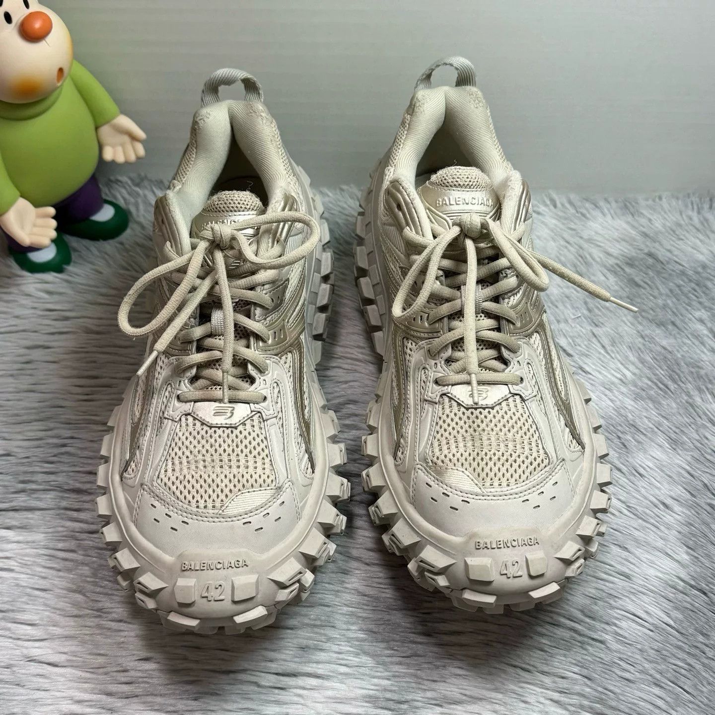 Balenciaga Balenciaga Defender Sneakers Beige Size 9 Size US 9 / EU 42 - 3 Thumbnail