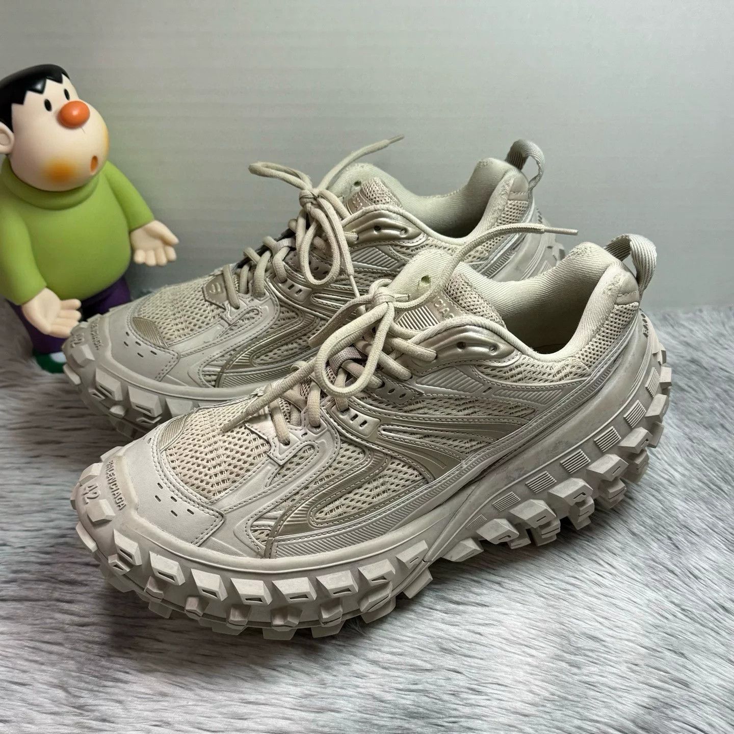 Balenciaga Balenciaga Defender Sneakers Beige Size 9 Size US 9 / EU 42 - 2 Thumbnail