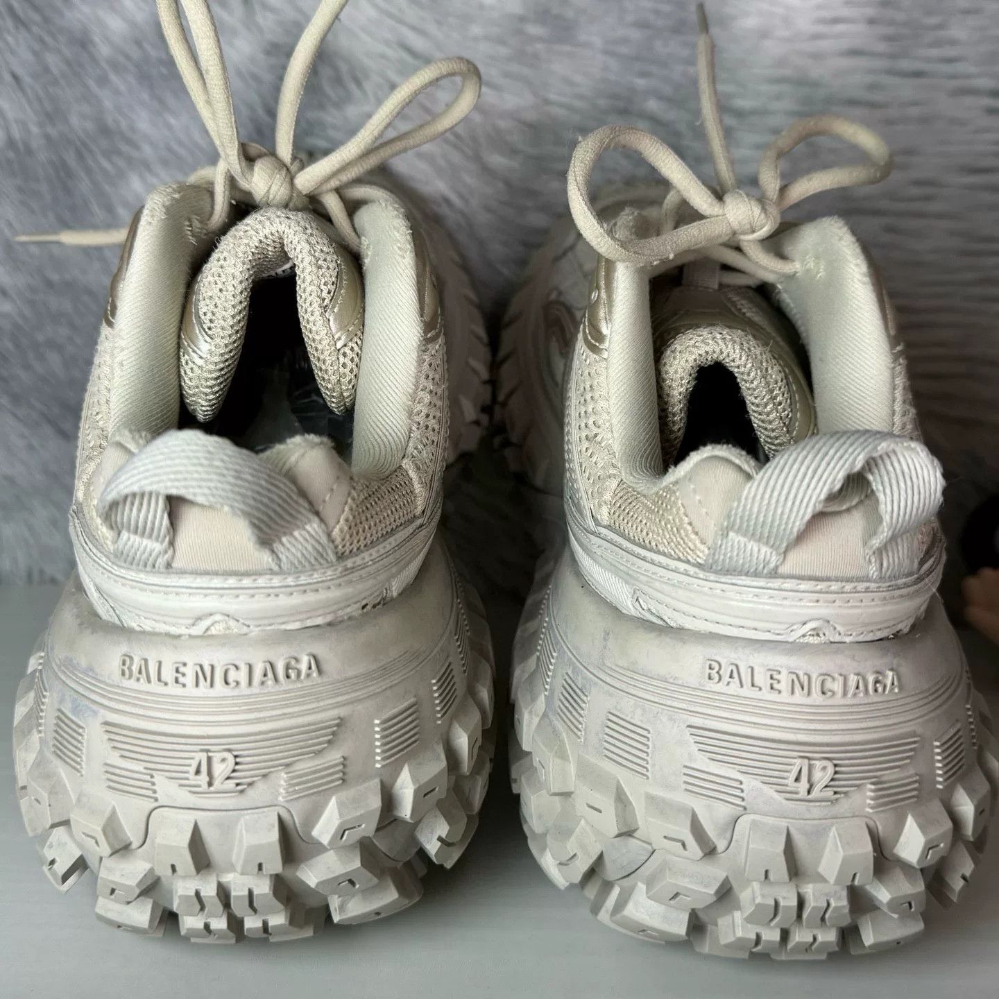Balenciaga Balenciaga Defender Sneakers Beige Size 9 Size US 9 / EU 42 - 8 Thumbnail