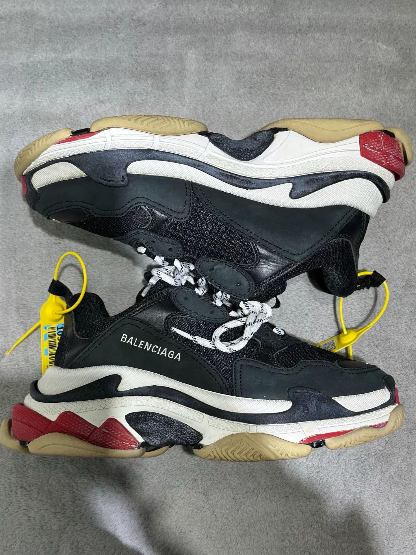 Balenciaga Balenciaga Distressed Triple S Sneakers US 8 Size US 8 / EU 41 - 5 Thumbnail