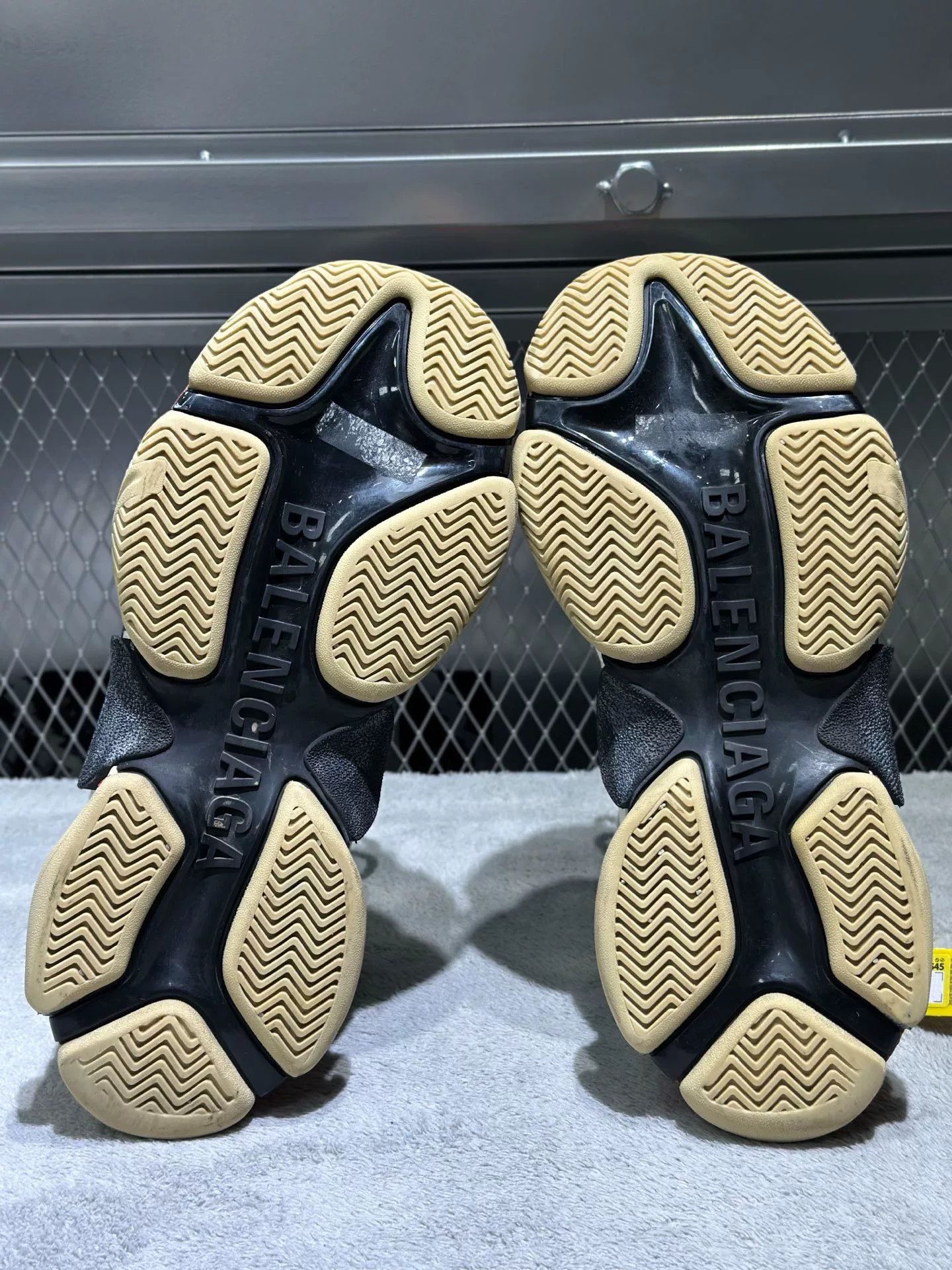Balenciaga Balenciaga Distressed Triple S Sneakers US 8 Size US 8 / EU 41 - 6 Thumbnail