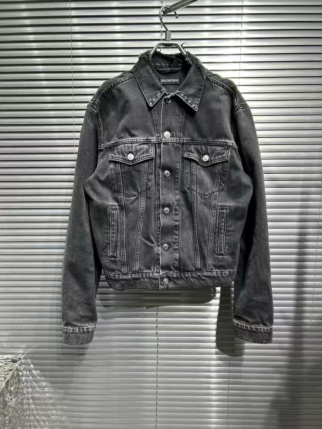 Balenciaga Balenciaga Political Logo Embroidered Denim Jacket Size 46 Size US S / EU 44-46 / 1 - 3 Thumbnail