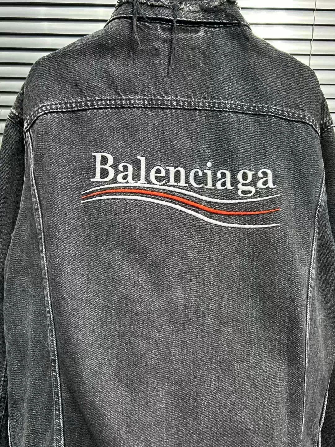 Balenciaga Balenciaga Political Logo Embroidered Denim Jacket Size 46 Size US S / EU 44-46 / 1 - 4 Thumbnail