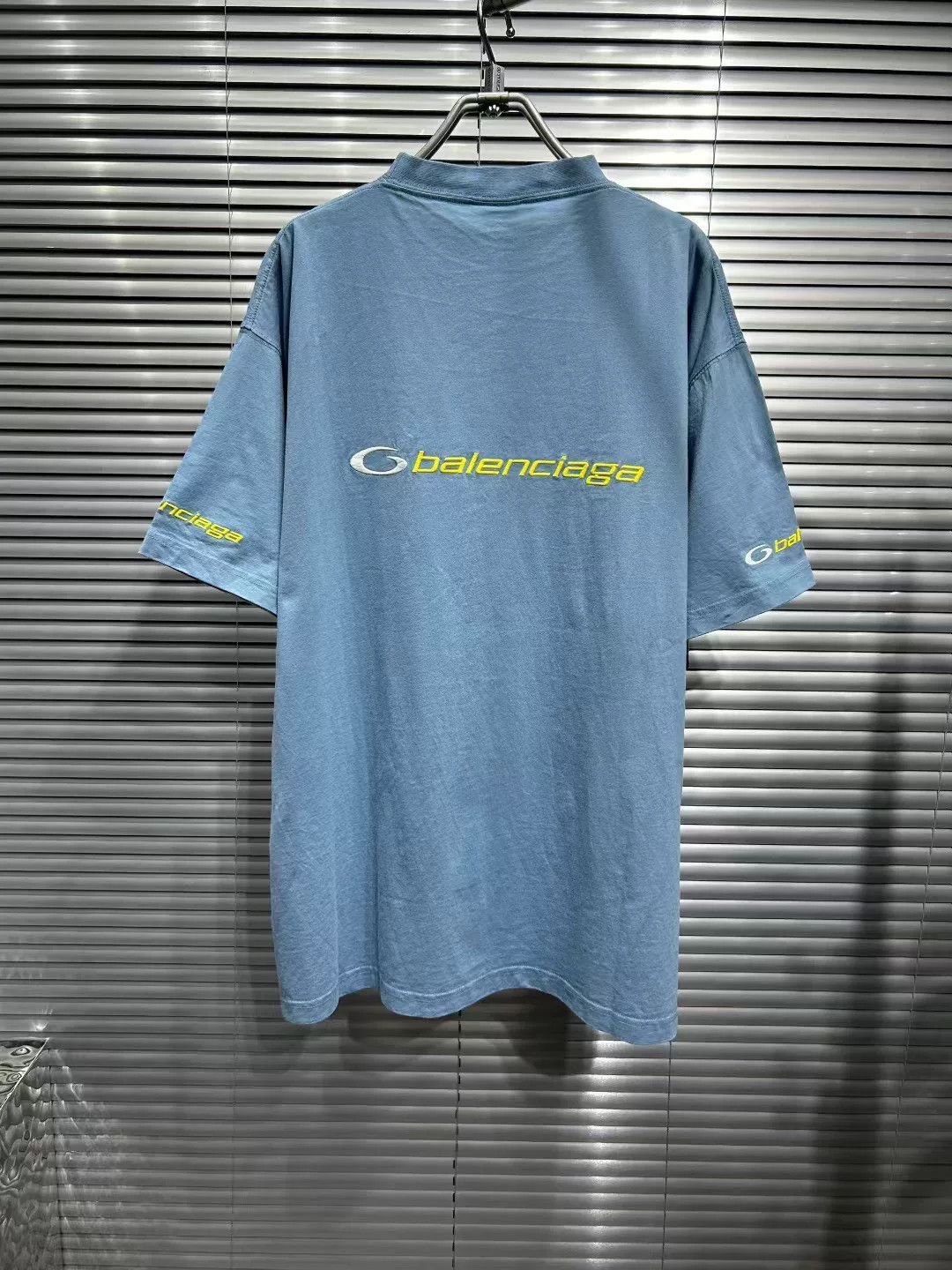 Balenciaga Balenciaga Logo Graphic Short Sleeve T-Shirt Size S Size US S / EU 44-46 / 1 - 3 Thumbnail
