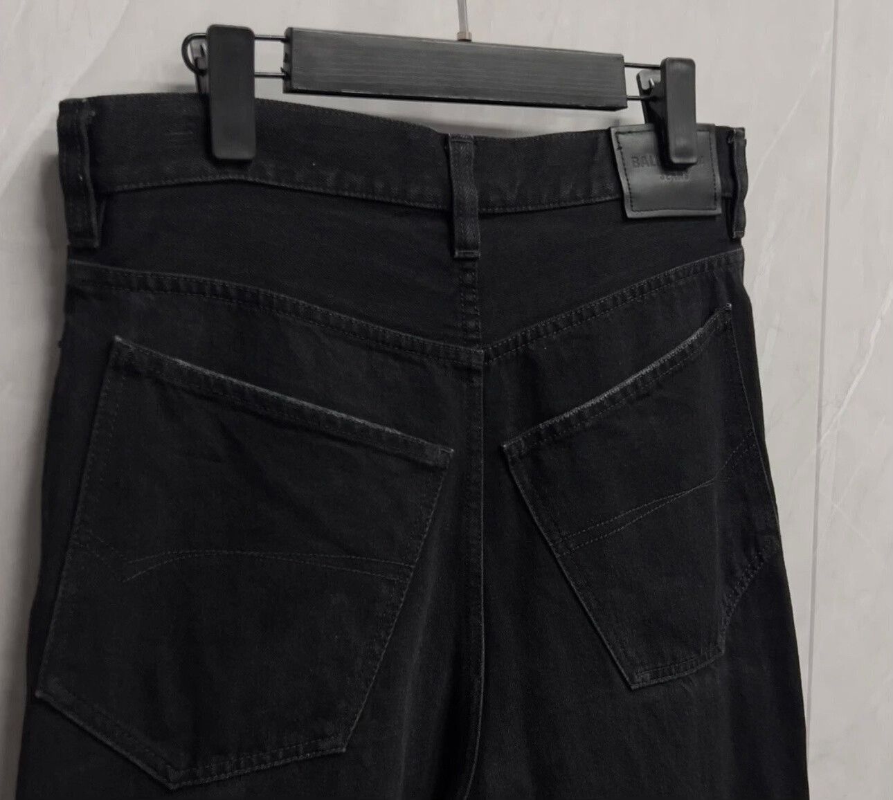 Balenciaga Balenciaga Worn-In Denim Jeans Size S Size US 34 / EU 50 - 4 Thumbnail