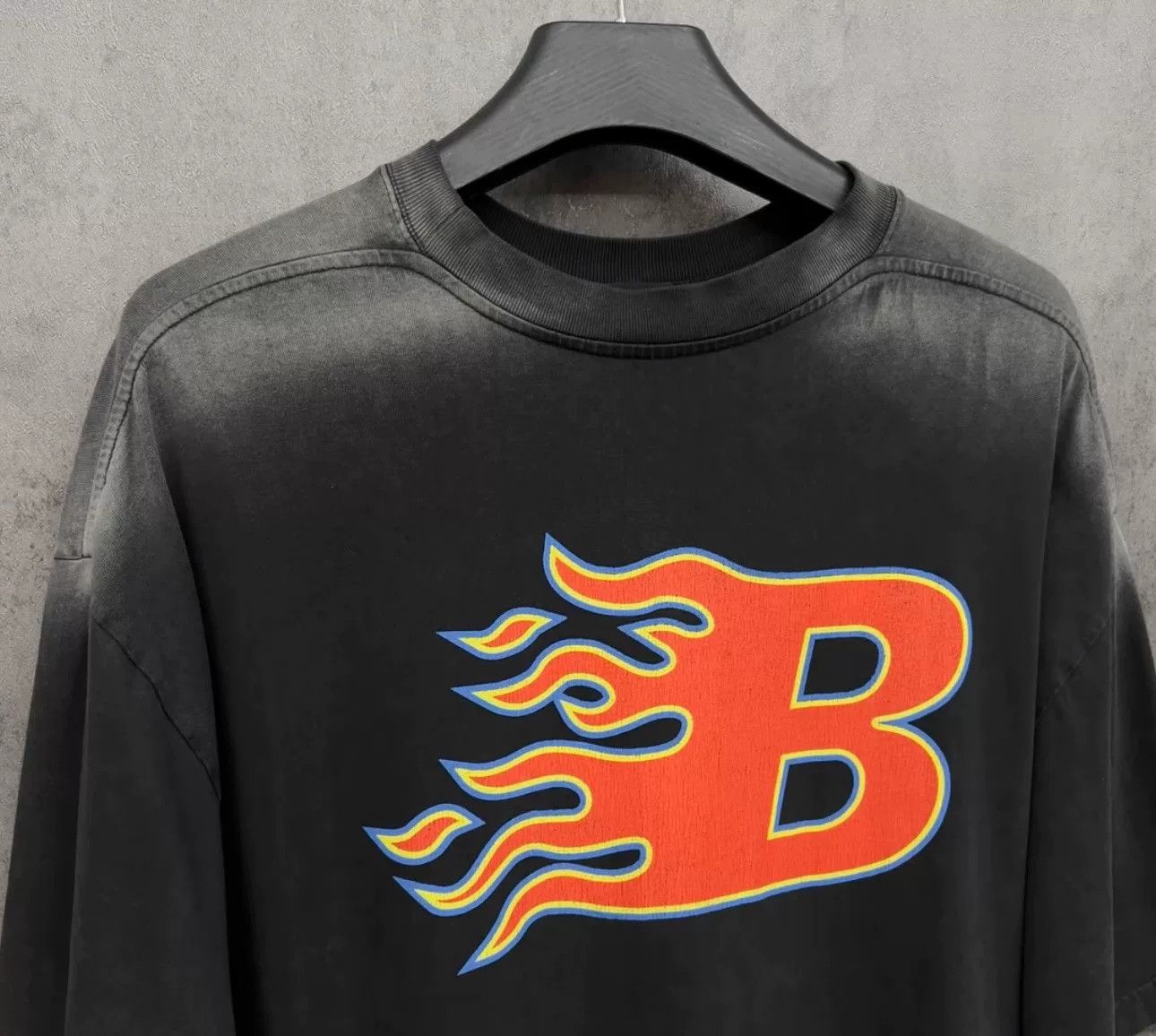 Balenciaga Balenciaga Flame Logo Washed T-Shirt Size XS Size US XS / EU 42 / 0 - 4 Thumbnail