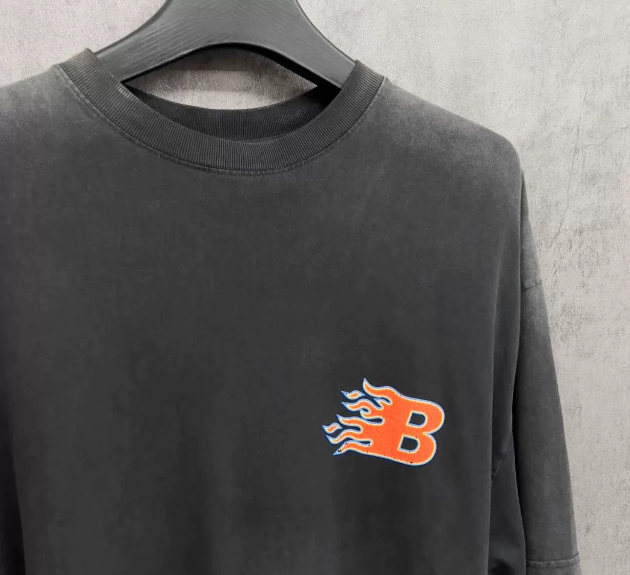 Balenciaga Balenciaga Flame Logo Washed T-Shirt Size XS Size US XS / EU 42 / 0 - 3 Thumbnail