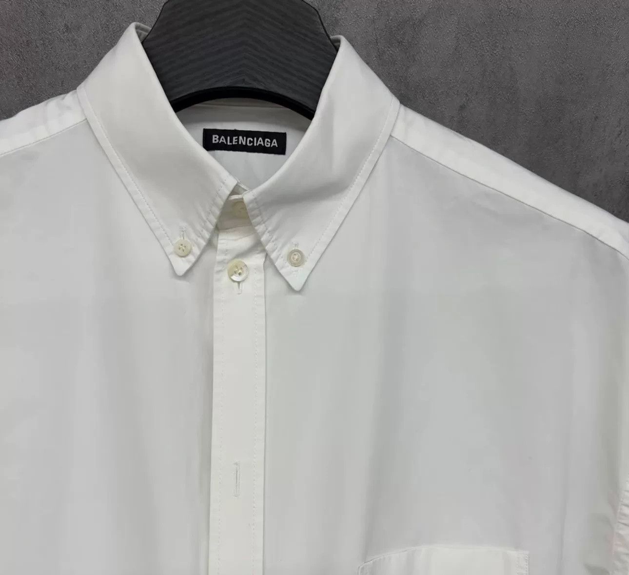 Balenciaga Balenciaga Multilingual Logo Button Up Shirt Size S Size US S / EU 44-46 / 1 - 4 Thumbnail