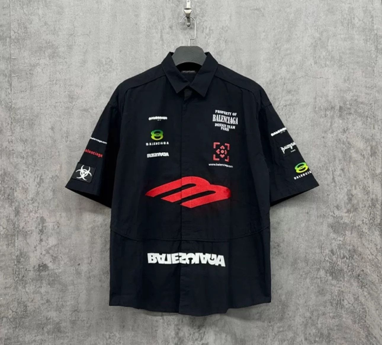 Balenciaga Balenciaga Graphic Logo Short Sleeve Shirt Size S Size US S / EU 44-46 / 1 - 2 Thumbnail