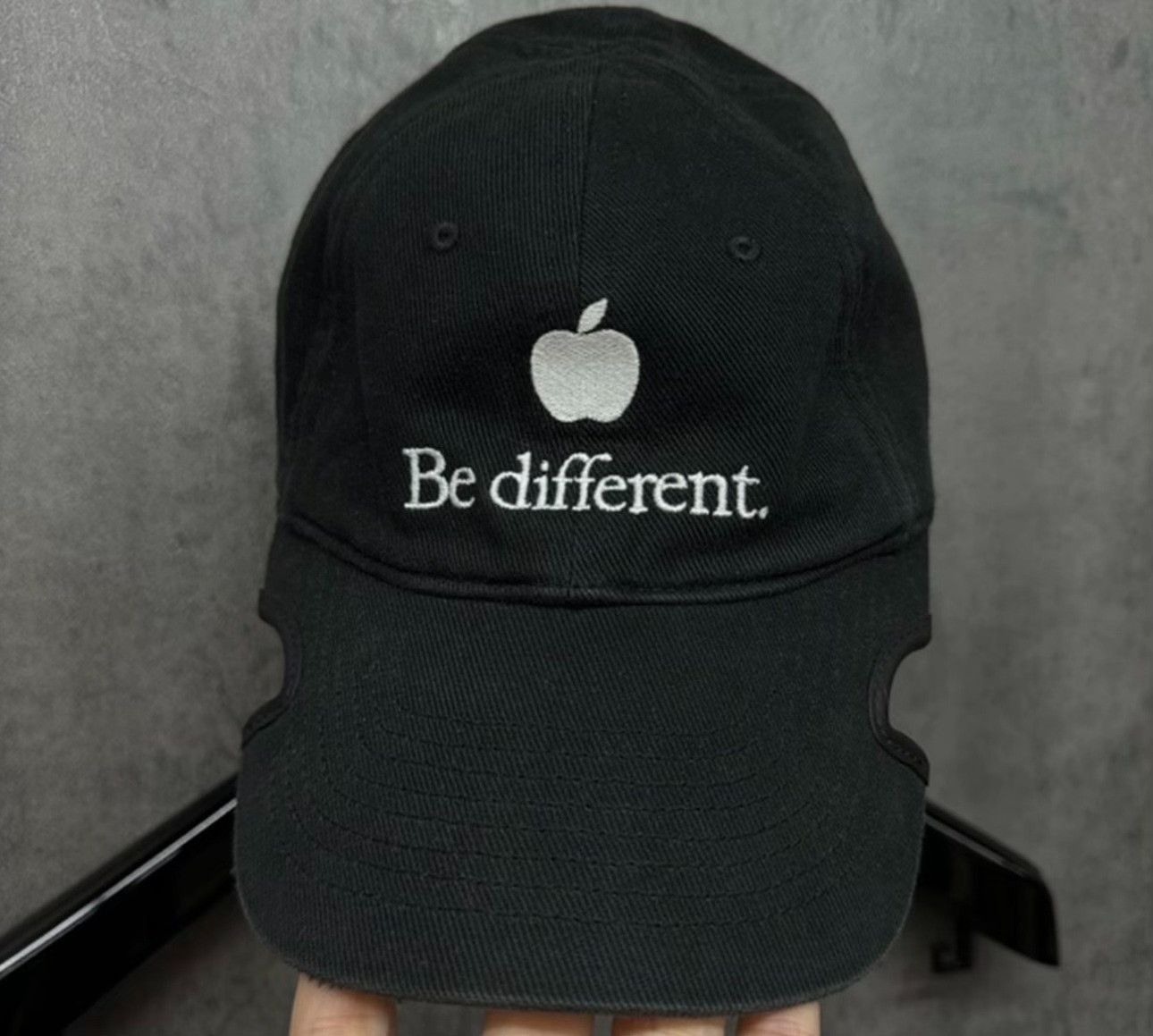 Balenciaga Balenciaga Be Different Embroidered Logo Hat Size L Size ONE SIZE - 3 Thumbnail