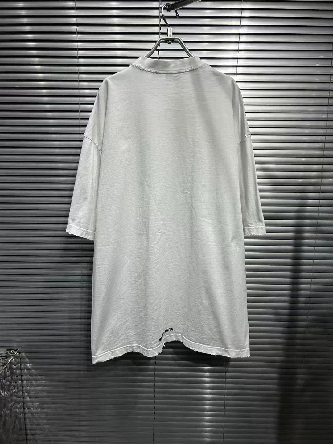 Balenciaga Balenciaga Heart Logo Distressed T-Shirt Size XS Size US XS / EU 42 / 0 - 3 Thumbnail