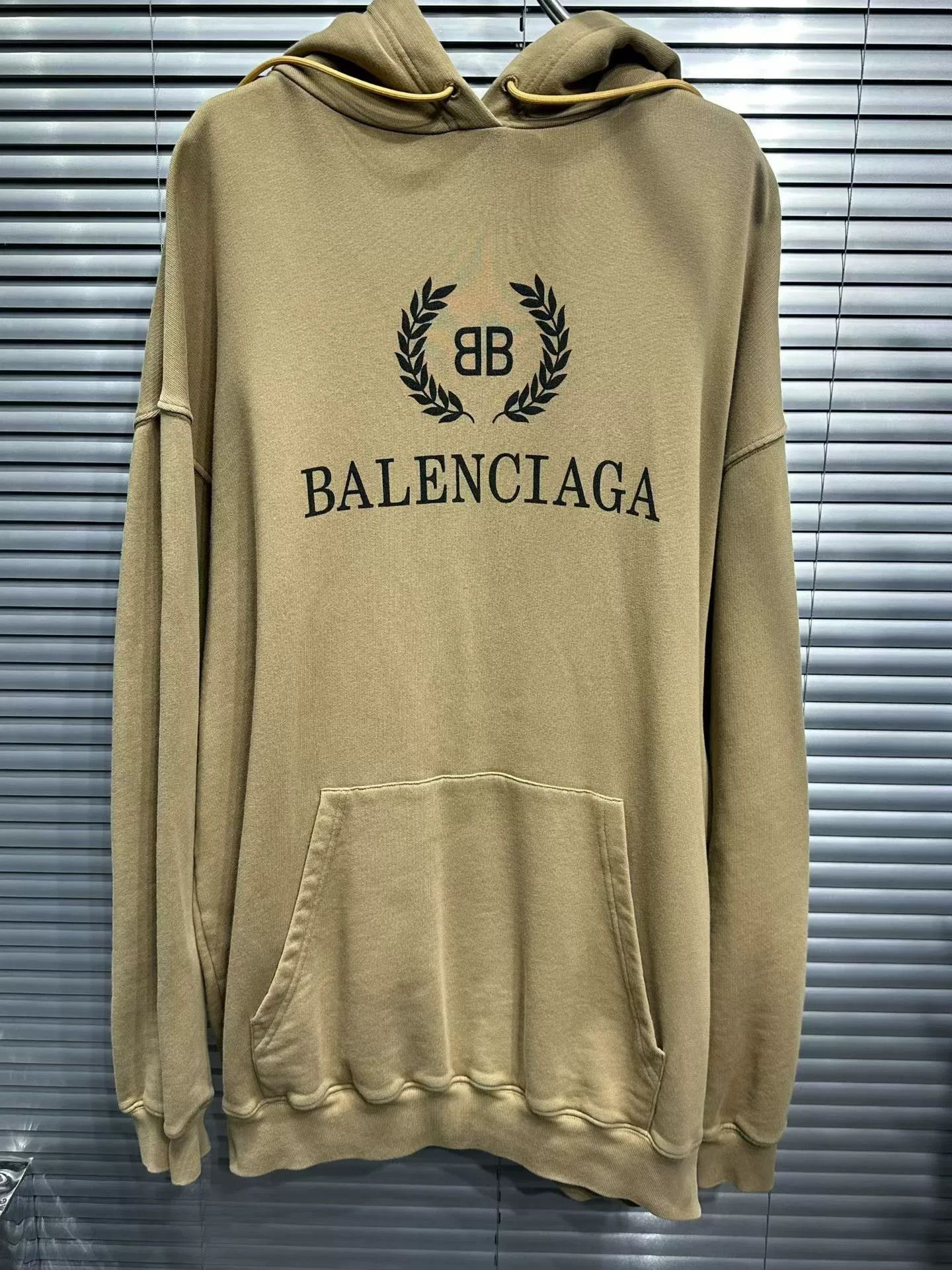 Balenciaga Balenciaga Laurel Logo Hoodie Size XS Size US XS / EU 42 / 0 - 4 Thumbnail