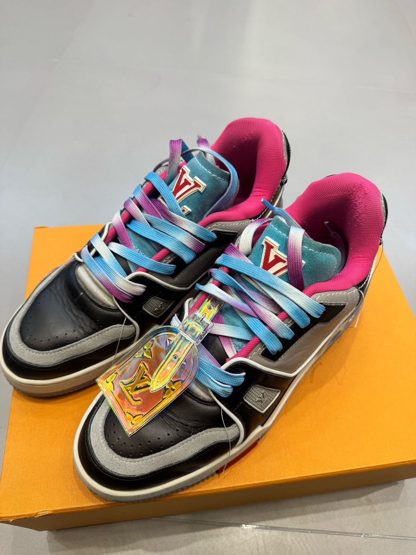 Louis Vuitton Louis Vuitton LV Trainer Sneakers Size 8 Size US 8 / EU 41 - 4 Thumbnail