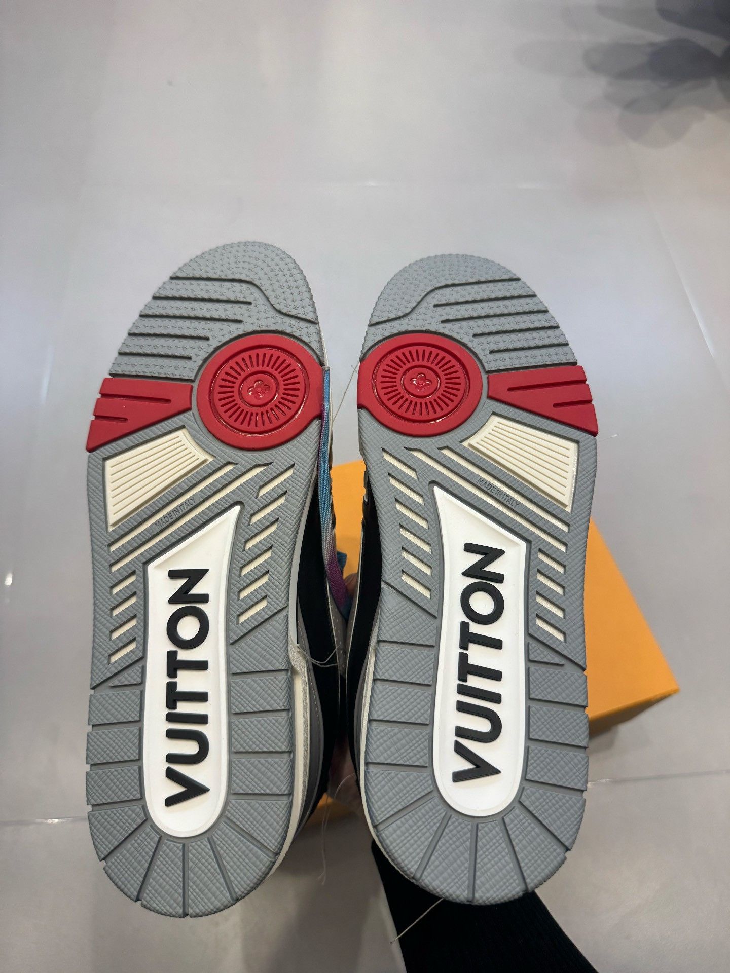 Louis Vuitton Louis Vuitton LV Trainer Sneakers Size 8 Size US 8 / EU 41 - 7 Thumbnail