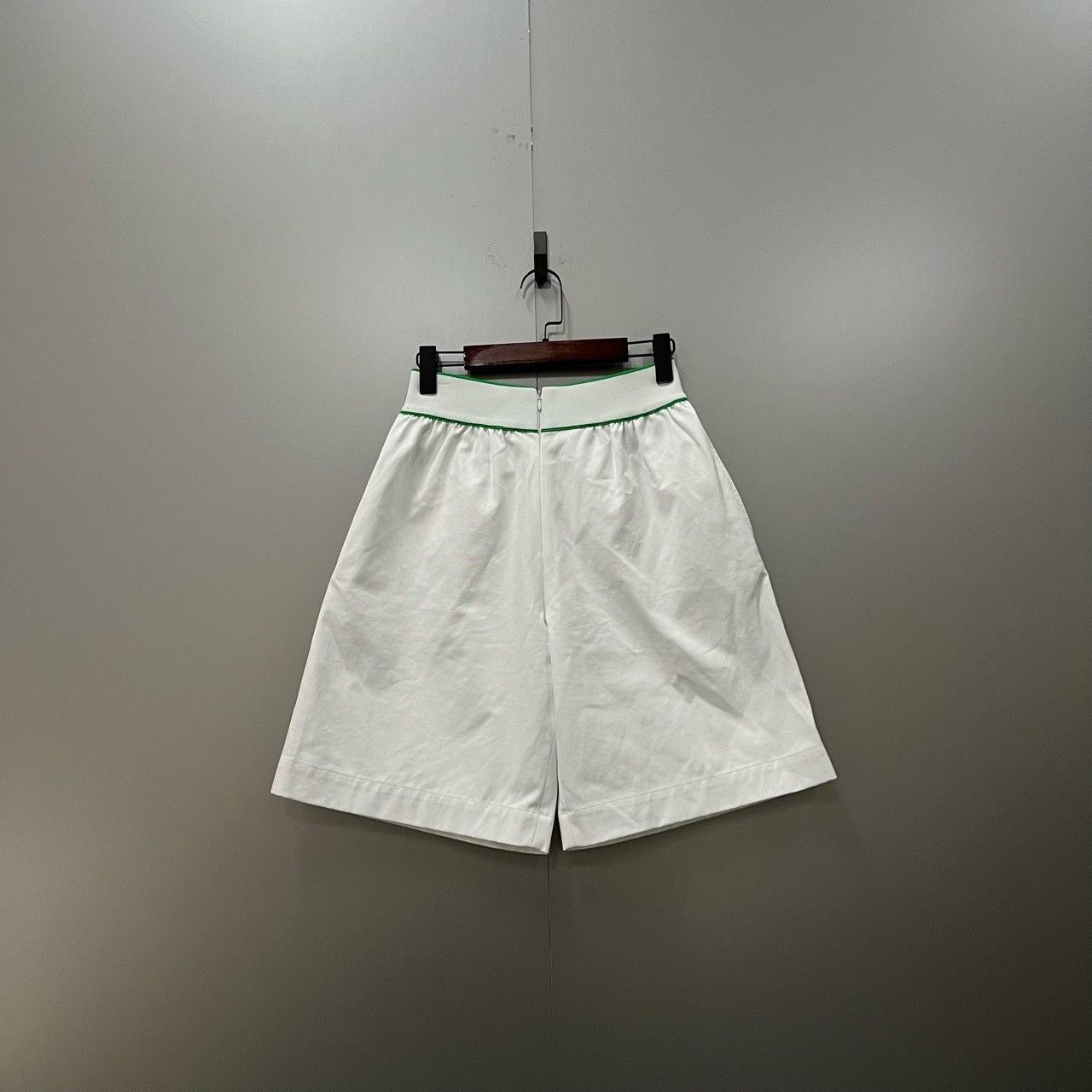 Bottega Veneta Bottega Veneta Logo Waistband Shorts Size S Size US 30 / EU 46 - 2 Thumbnail