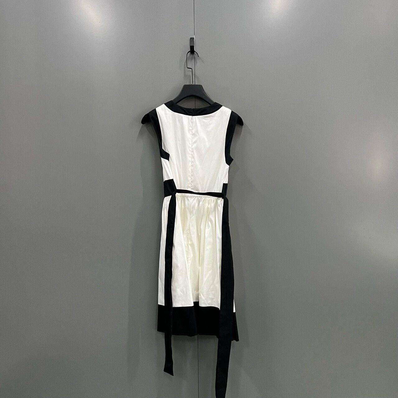 Prada Prada Colorblock Sleeveless Dress Size 42 Size M / US 6-8 / IT 42-44 - 3 Thumbnail