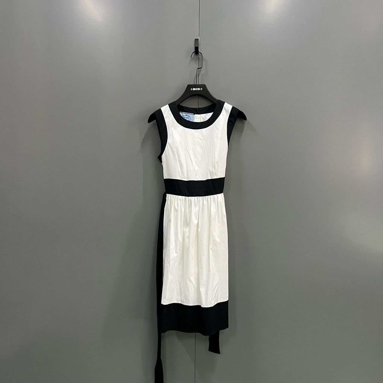 Prada Prada Colorblock Sleeveless Dress Size 42 Size M / US 6-8 / IT 42-44 - 2 Thumbnail