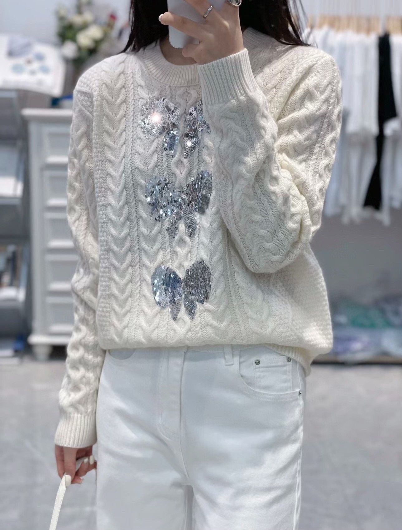 Valentino Valentino White Bowknot Sequin Knit Sweater Size M / US 6-8 / IT 42-44 - 7 Thumbnail