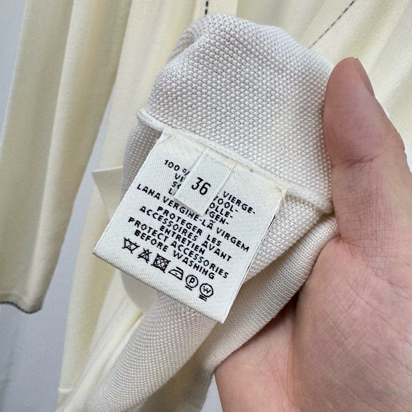 Hermes Hermes Cream Wool Knit Cardigan w/Pendant Size XS / US 0-2 / IT 36-38 - 7 Thumbnail