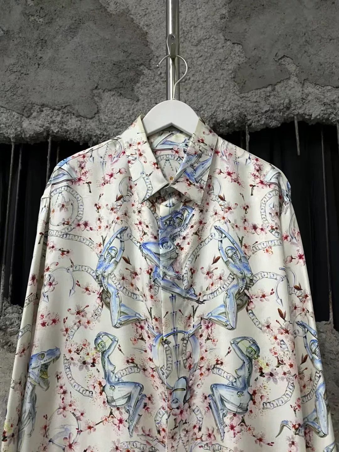 Dior Dior Hajime Sorayama Cream Shirt Size S / US 4 / IT 40 - 3 Thumbnail