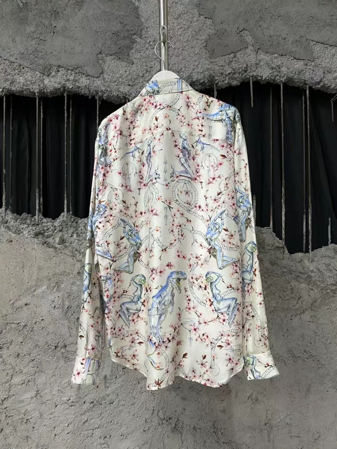 Dior Dior Hajime Sorayama Cream Shirt Size S / US 4 / IT 40 - 2 Thumbnail