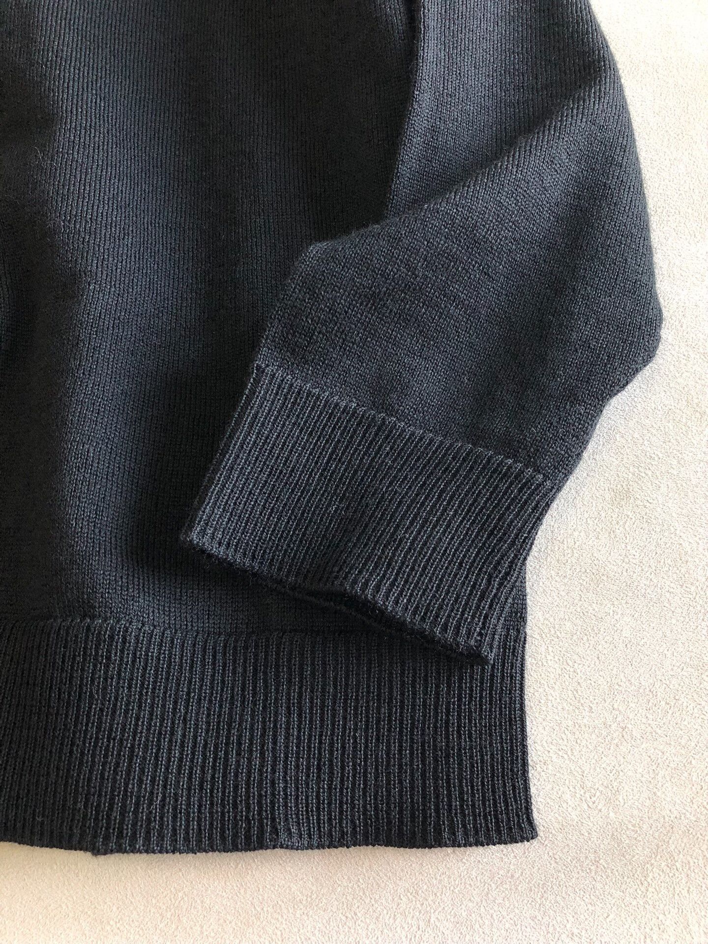 Loewe LOEWE V-Neck Buttoned Wool Cardigan Size US XS / EU 42 / 0 - 6 Thumbnail
