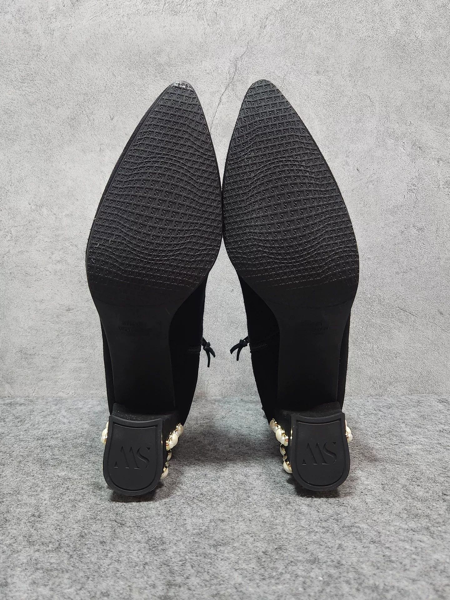 Stuart Weitzman Stuart Weitzman Black Suede Short Boots Size US 9 / IT 39 - 8 Thumbnail