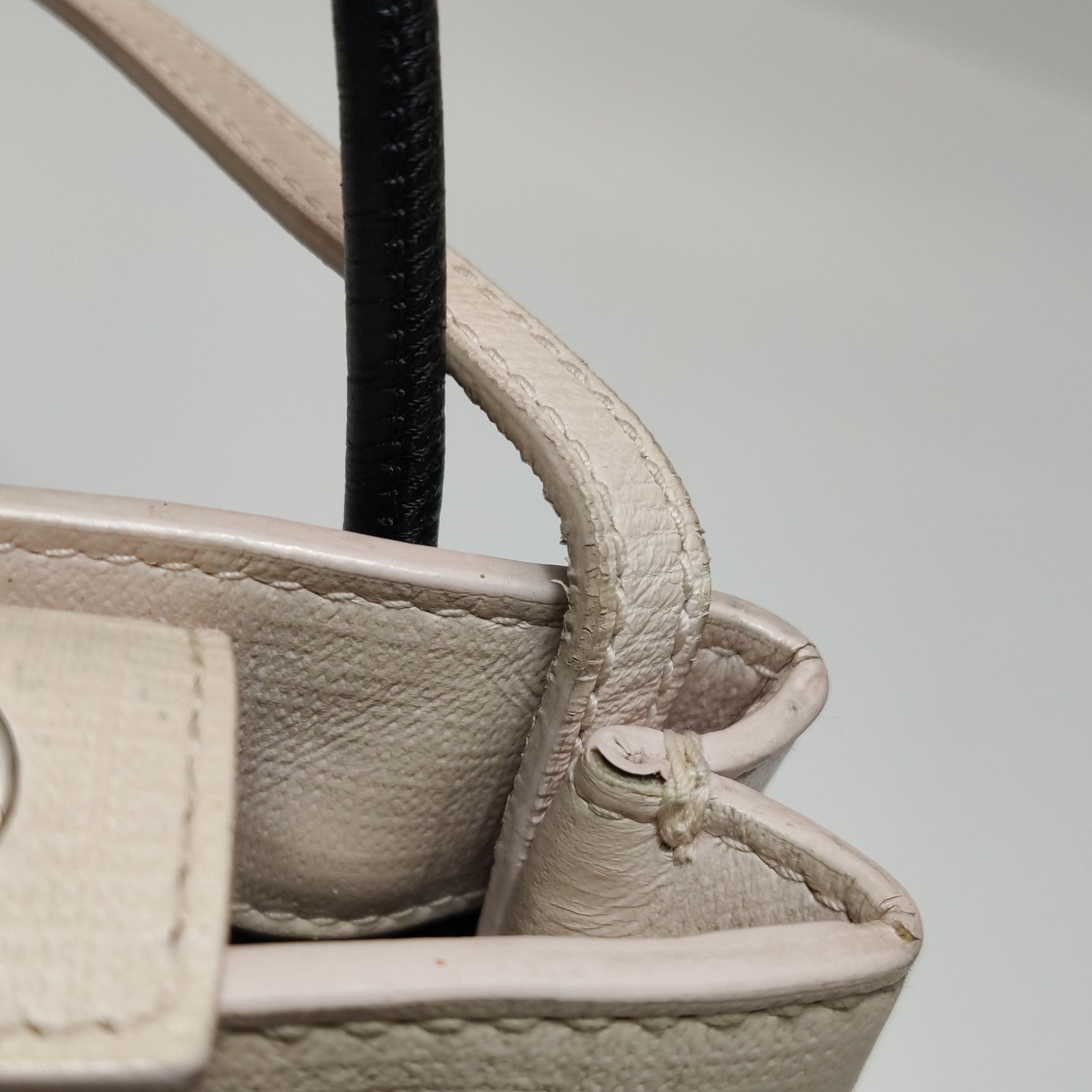 Balenciaga Balenciaga Women os Shoulder Bags Size ONE SIZE - 23 Thumbnail